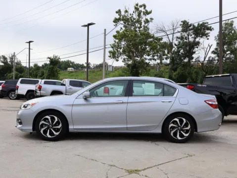 More photos of 2016 Honda Accord Sedan EX-L at Jay Wolfe Honda, MO