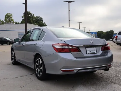 More photos of 2016 Honda Accord Sedan EX-L at Jay Wolfe Honda, MO