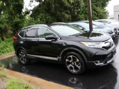 More photos of 2018 Honda CR-V Touring at Jay Wolfe Honda, MO