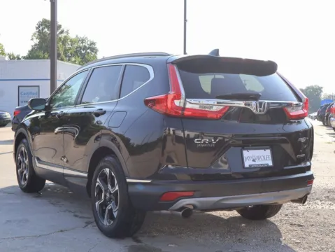 More photos of 2018 Honda CR-V Touring at Jay Wolfe Honda, MO