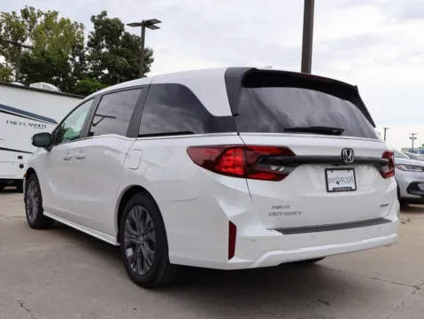 More photos of 2025 Honda Odyssey Touring at Jay Wolfe Honda, MO