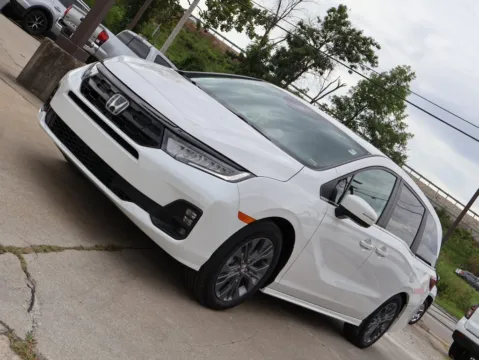 Another view of 2025 Honda Odyssey Touring for sale in Kansas City, MO at Jay Wolfe Honda