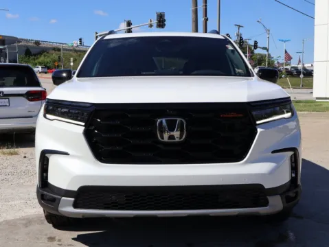 Photos of 2025 Honda Pilot TrailSport for sale in Kansas City, MO at Jay Wolfe Honda