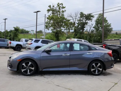 More photos of 2017 Honda Civic Sedan Touring at Jay Wolfe Honda, MO