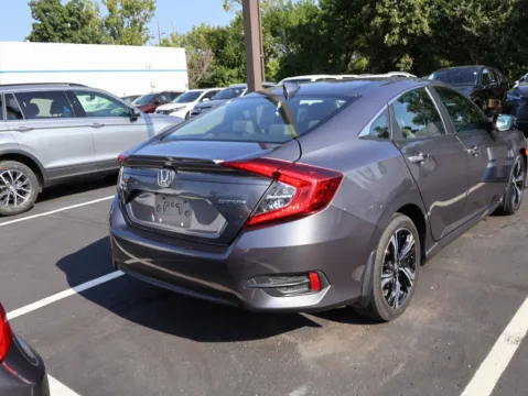 More photos of 2017 Honda Civic Sedan Touring at Jay Wolfe Honda, MO