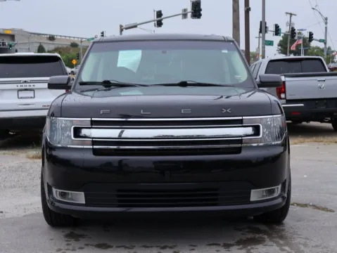 Photos of 2017 Ford Flex SEL for sale in Kansas City, MO at Jay Wolfe Honda