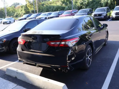 More photos of 2018 Toyota Camry SE at Jay Wolfe Honda, MO