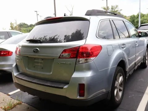 More photos of 2014 Subaru Outback 2.5i Limited at Jay Wolfe Honda, MO