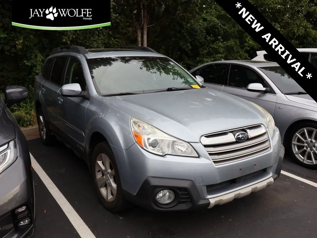 Silver 2014 Subaru Outback 2.5i Limited for sale in Kansas City, MO