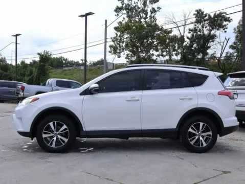 More photos of 2018 Toyota RAV4 XLE at Jay Wolfe Honda, MO