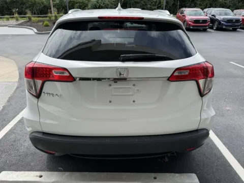 More photos of 2022 Honda HR-V EX at Jay Wolfe Honda, MO