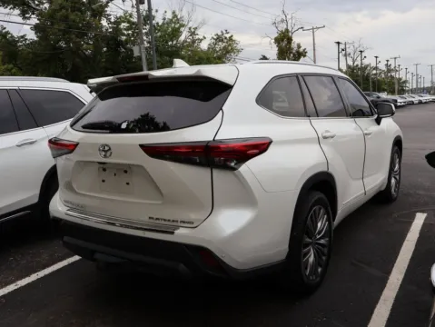 More photos of 2020 Toyota Highlander Platinum at Jay Wolfe Honda, MO