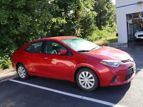 More photos of 2015 Toyota Corolla LE at Jay Wolfe Honda, MO
