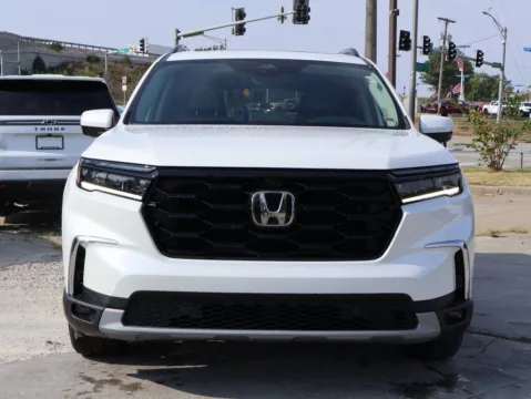 Photos of 2023 Honda Pilot Elite for sale in Kansas City, MO at Jay Wolfe Honda
