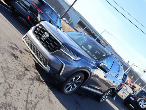 Another view of 2023 Honda Pilot Elite for sale in Kansas City, MO at Jay Wolfe Honda