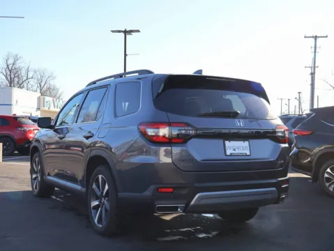 More photos of 2023 Honda Pilot Elite at Jay Wolfe Honda, MO