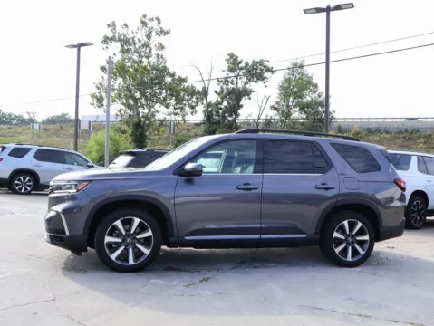 More photos of 2023 Honda Pilot Elite at Jay Wolfe Honda, MO
