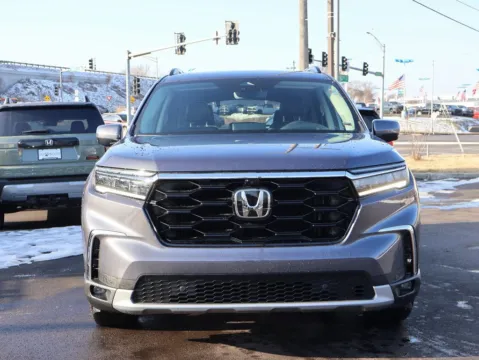 Photos of 2023 Honda Pilot Elite for sale in Kansas City, MO at Jay Wolfe Honda