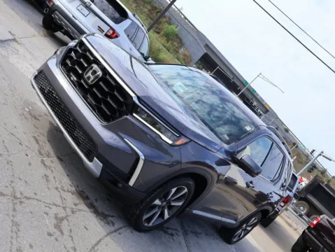 Another view of 2023 Honda Pilot Elite for sale in Kansas City, MO at Jay Wolfe Honda