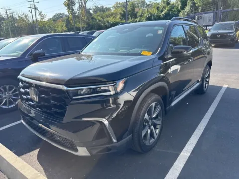 Another view of 2024 Honda Pilot Elite for sale in Kansas City, MO at Jay Wolfe Honda