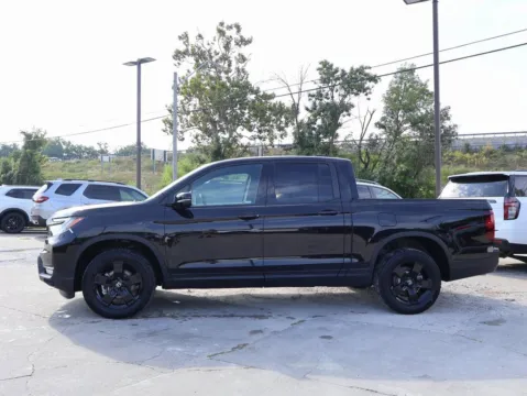 More photos of 2022 Honda Ridgeline Black Edition at Jay Wolfe Honda, MO