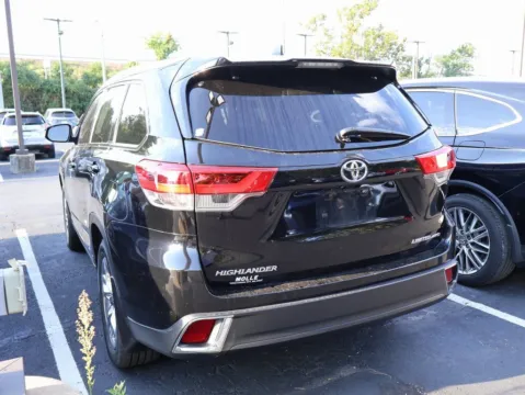 More photos of 2019 Toyota Highlander Limited at Jay Wolfe Honda, MO
