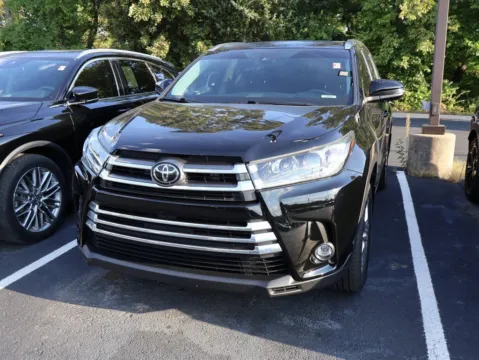 Another view of 2019 Toyota Highlander Limited for sale in Kansas City, MO at Jay Wolfe Honda