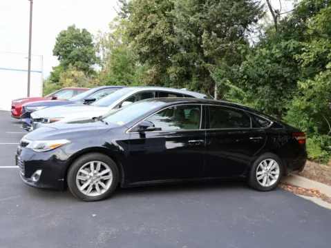 More photos of 2014 Toyota Avalon XLE at Jay Wolfe Honda, MO