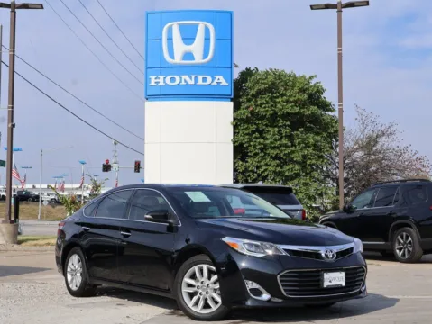 Black 2014 Toyota Avalon XLE for sale in Kansas City, MO