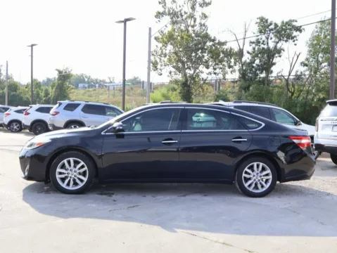 More photos of 2014 Toyota Avalon XLE at Jay Wolfe Honda, MO