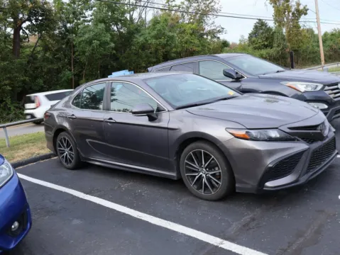 More photos of 2023 Toyota Camry SE at Jay Wolfe Honda, MO