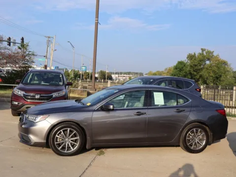 More photos of 2020 Acura TLX w/Technology Pkg at Jay Wolfe Honda, MO