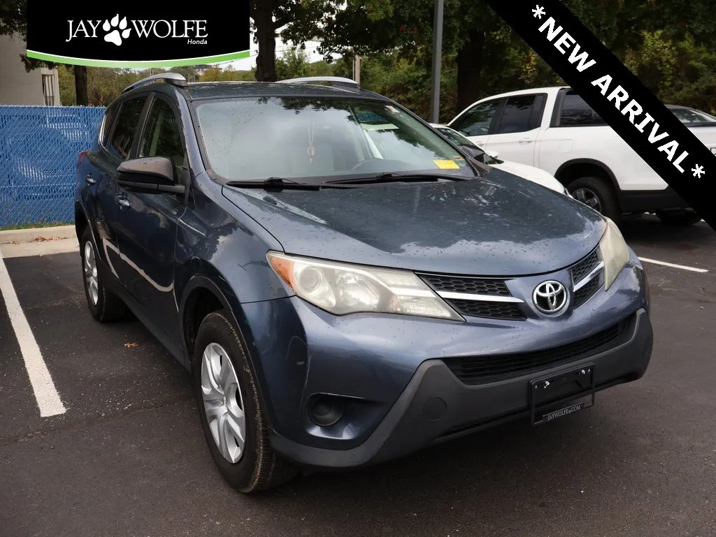 Silver 2014 Toyota RAV4 LE for sale in Kansas City, MO