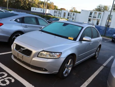 More photos of 2008 Volvo S40 2.4i at Jay Wolfe Honda, MO