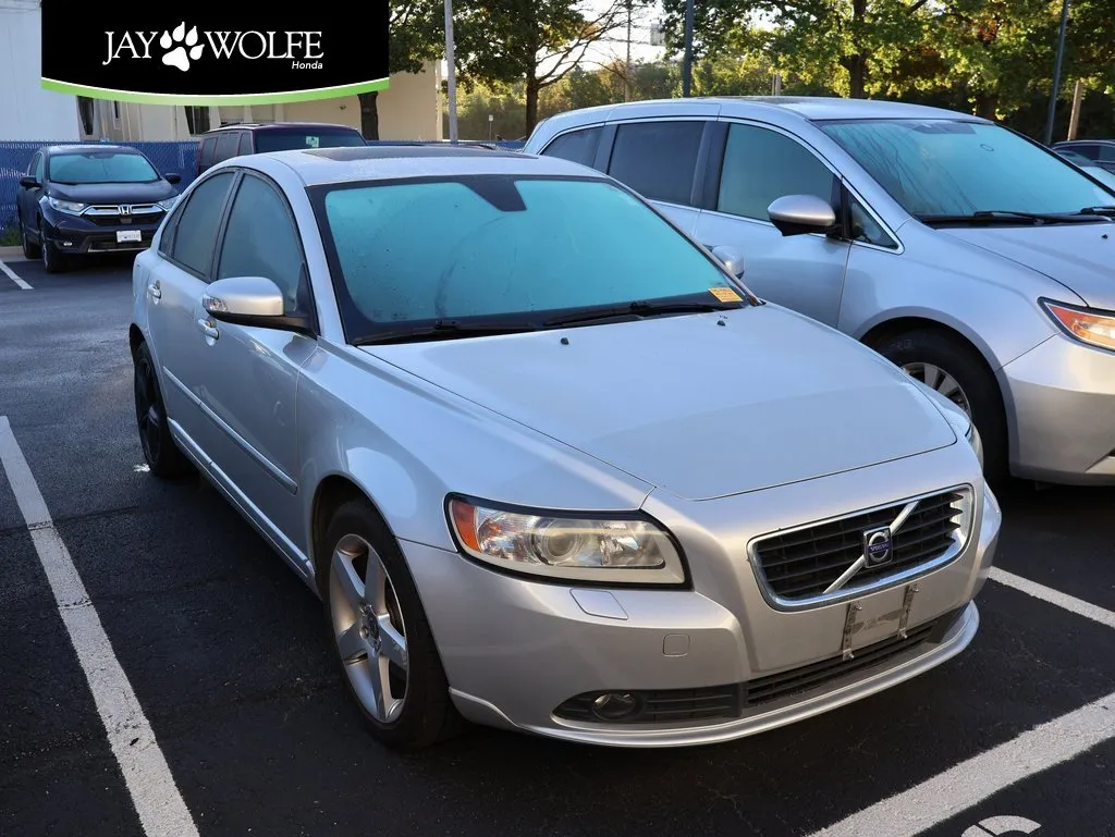 Silver 2008 Volvo S40 2.4i for sale in Kansas City, MO