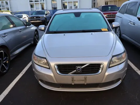 Photos of 2008 Volvo S40 2.4i for sale in Kansas City, MO at Jay Wolfe Honda