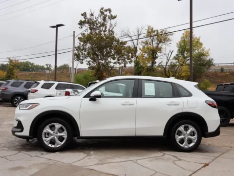 More photos of 2024 Honda HR-V LX at Jay Wolfe Honda, MO