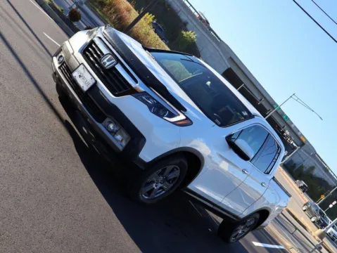 Another view of 2020 Honda Ridgeline RTL-E for sale in Kansas City, MO at Jay Wolfe Honda