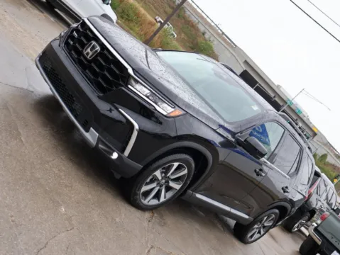 Another view of 2025 Honda Pilot Elite for sale in Kansas City, MO at Jay Wolfe Honda