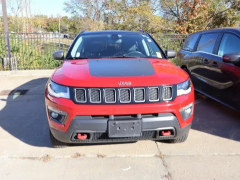 Photos of 2019 Jeep Compass Trailhawk for sale in Kansas City, MO at Jay Wolfe Honda