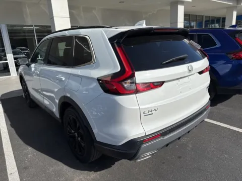 More photos of 2023 Honda CR-V Hybrid Sport Touring at Jay Wolfe Honda, MO