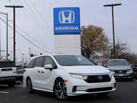 White 2024 Honda Odyssey Touring for sale in Kansas City, MO