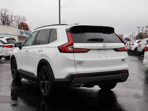 More photos of 2023 Honda CR-V Hybrid Sport Touring at Jay Wolfe Honda, MO