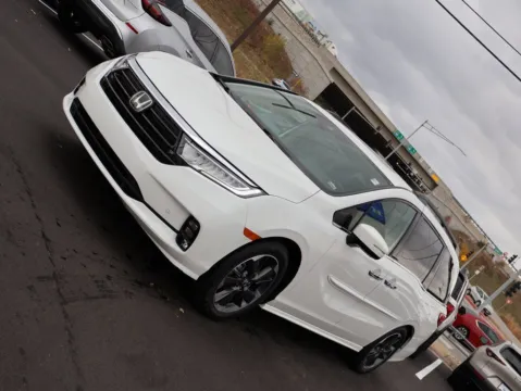 Another view of 2023 Honda Odyssey Elite for sale in Kansas City, MO at Jay Wolfe Honda