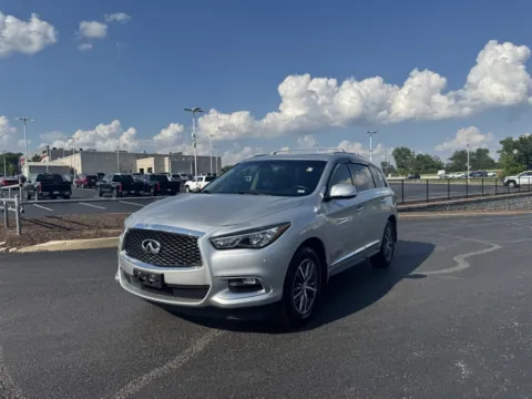 More photos of 2016 INFINITI QX60 at Jay Wolfe Toyota of West County, MO