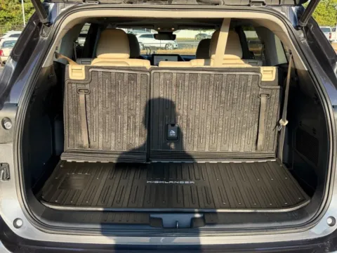 More photos of 2023 Toyota Highlander Hybrid Limited at Jay Wolfe Toyota of West County, MO