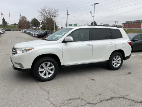 Another view of 2012 Toyota Highlander SE for sale in Kansas City, MO at Jay Wolfe Toyota
