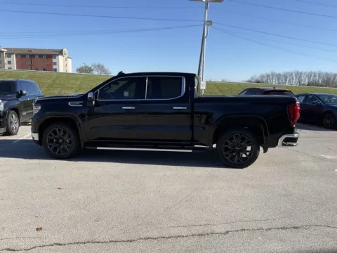 More photos of 2022 GMC Sierra 1500 SLT at Jay Wolfe Toyota, MO
