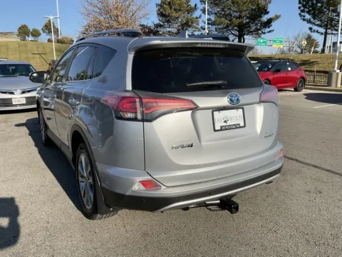 More photos of 2018 Toyota RAV4 Hybrid Limited at Jay Wolfe Toyota, MO