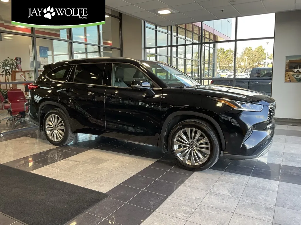 Black 2024 Toyota Highlander Platinum for sale in Kansas City, MO